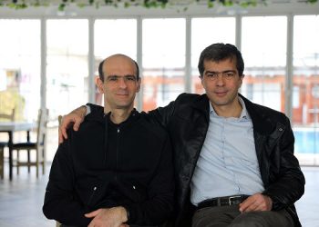 عمه‌جان وزارتی (عفت اقبال) و عیال برای جبران عقب‌ماندگی از فستیوال دهه فجر نظام کاسبی با «مهد کودک مجاهدین» را از طریق قرارگاه خاتم خامنه‌ای از سر گرفتند!