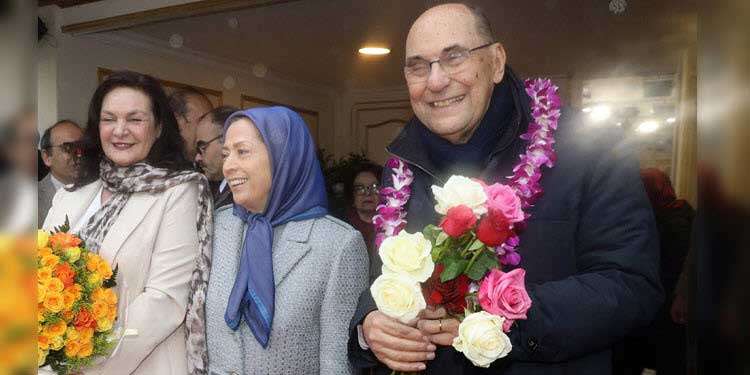 دیدار دکتر آلخو ویدال کوادراس با خانم مریم رجوی پس از ترور نافرجام رژیم پلید آخوندی