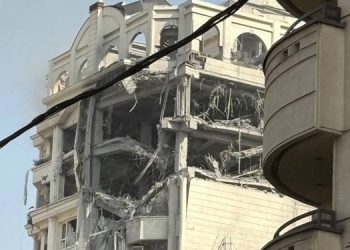 حملات گسترده و ادامه دار اسراییل به هدف های گوناگون در داخل ایران
