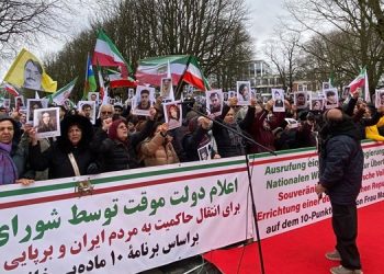 هامبورگ - تظاهرات ایرانیان آزاده در حمایت از اعلام دولت موقت توسط شورای ملی مقاومت ایران