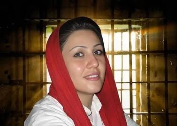 آزادی مریم اکبری منفرد پس از ۱۷سال از زندان