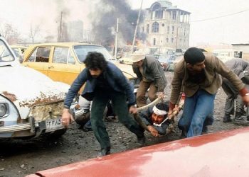 داگنز نی هیتر: شاه در سرکوب و شکنجه آموزگار حکومت آخوندی بود
