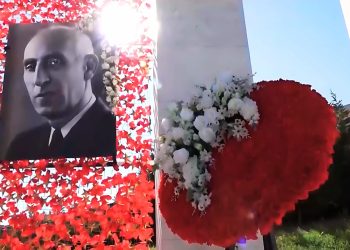 قیام ملی ۳۰تیر ۱۳۳۱ روز تجلی اراده خلق و پیروزی بر ننگ تسلیم در برابر شاه و شیخ